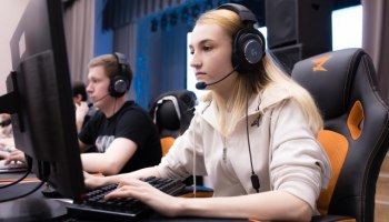 Студенты СурГУ стали лучшими киберспортсменами округа